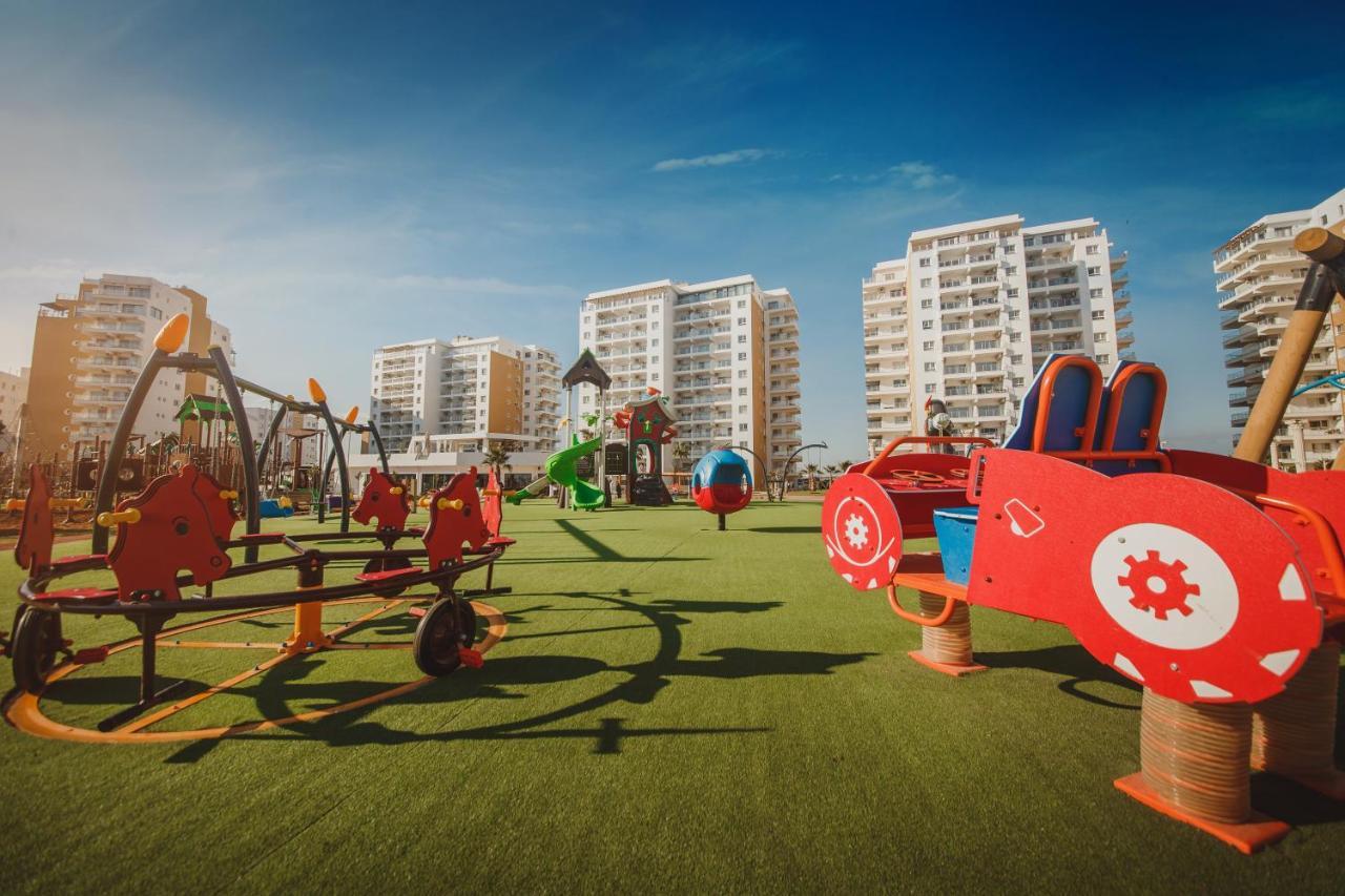 Perivolia tou Trikomou Luxury Sea View Two Bedroom Apartment In Caesar Resort & Spa, Long Beach מראה חיצוני תמונה
