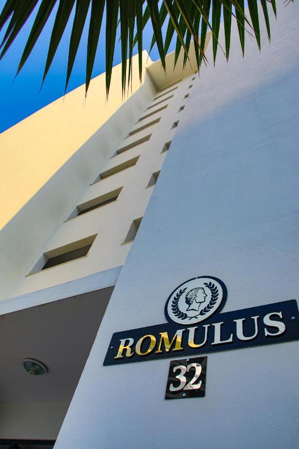Perivolia tou Trikomou Luxury Sea View Two Bedroom Apartment In Caesar Resort & Spa, Long Beach מראה חיצוני תמונה